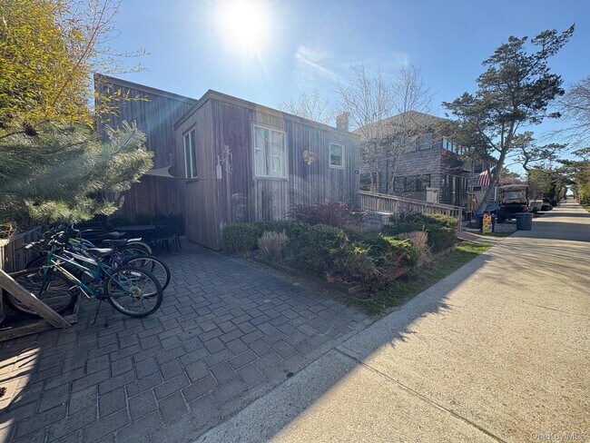 431 Dehnhoff Walk in Ocean Beach, NY - Building Photo - Building Photo