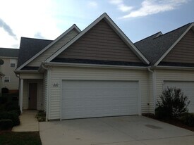 210 Clusters Cir in Mooresville, NC - Building Photo