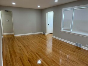 8841 Menard Ave in Morton Grove, IL - Building Photo - Building Photo