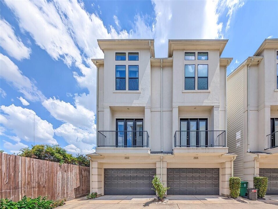 2503 Garrow St in Houston, TX - Building Photo