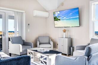 12 Epping Ave in Hampton, NH - Building Photo - Building Photo