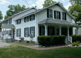 616 Locust St, Unit 2 in Kalamazoo, MI - Building Photo