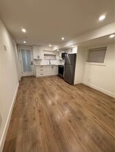 11 Howard Av in Burnaby, BC - Building Photo - Building Photo