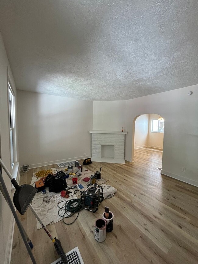 932 McKinley Ave in Pittsburgh, PA - Building Photo - Building Photo