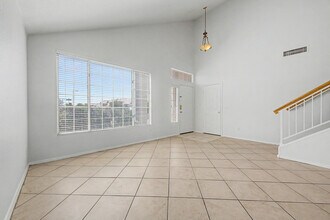 1295 S Honeysuckle Ln in Gilbert, AZ - Building Photo - Building Photo