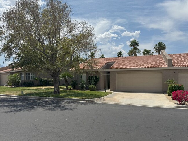 44265 E Sundown Crest Dr in La Quinta, CA - Building Photo - Building Photo