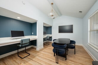 Cheswick Village in West Lafayette, IN - Foto de edificio - Interior Photo