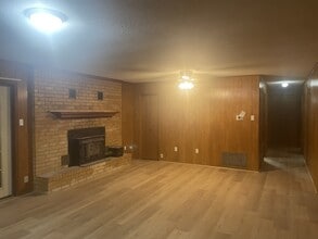 805 S Bradford St in Overton, TX - Building Photo - Building Photo