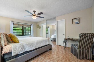8366 Blue Cypress Dr in Greenacres, FL - Building Photo - Building Photo