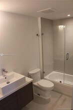 1010 SW 2nd Ave, Unit 810 in Miami, FL - Foto de edificio - Building Photo