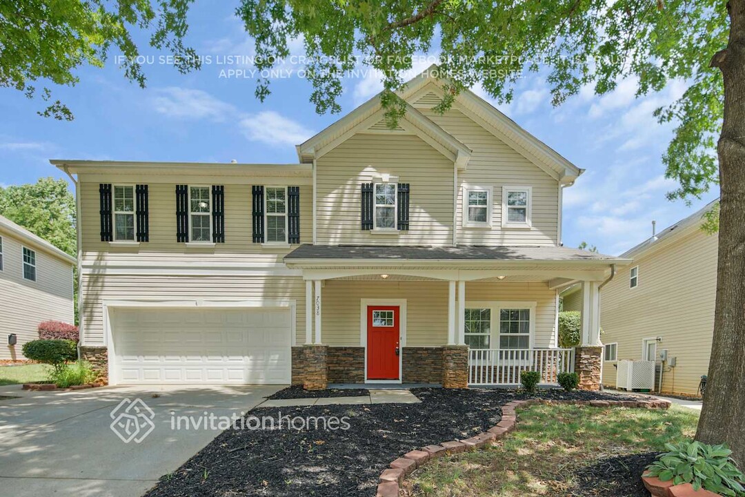 7038 Evanton Loch Rd in Charlotte, NC - Building Photo