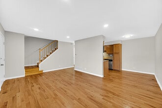 2301 Knollwood Cir in Schaumburg, IL - Building Photo - Building Photo