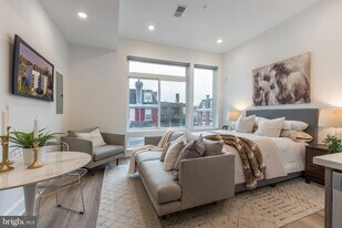 5545 Pulaski Ave, Unit 103 in Philadelphia, PA - Building Photo