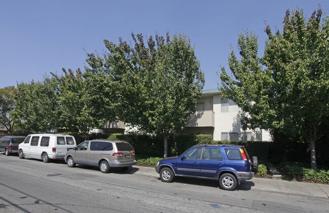 Curtner Apartments in Palo Alto, CA - Building Photo - Building Photo