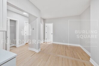 7375 N Damen Ave, Unit H2 in Chicago, IL - Foto de edificio - Building Photo