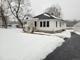 712 NY-52 in Walden, NY - Building Photo