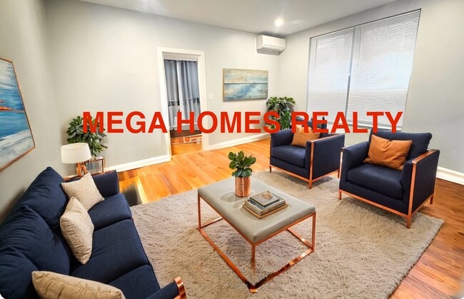 2562 37th St, Unit 3