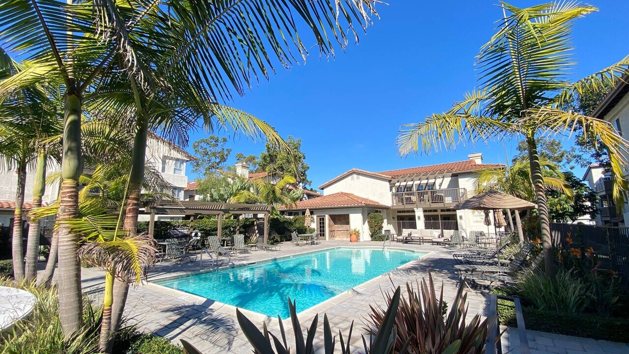 44 Corniche Dr in Dana Point, CA - Building Photo