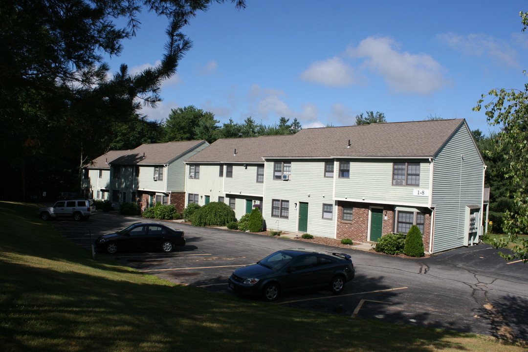 71 Hall Rd in Sturbridge, MA - Building Photo