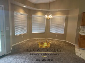 2744 W Ceres Ct in Visalia, CA - Building Photo - Building Photo