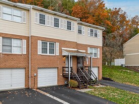 417 Ten Point Ln in Cranberry Township, PA - Building Photo