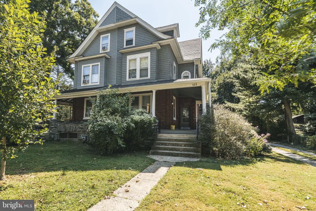 113 Walnut Ave in Ardmore, PA - Building Photo