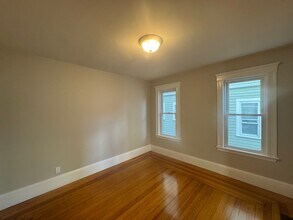 11 Belmont Sq, Unit 1 in Somerville, MA - Building Photo - Building Photo