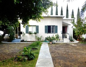 1908 E Chevy Chase Dr, Unit B in Glendale, CA - Foto de edificio - Building Photo