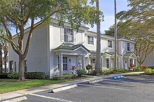 10033 Spyglass Hill Ln in Ft. Myers, FL - Building Photo