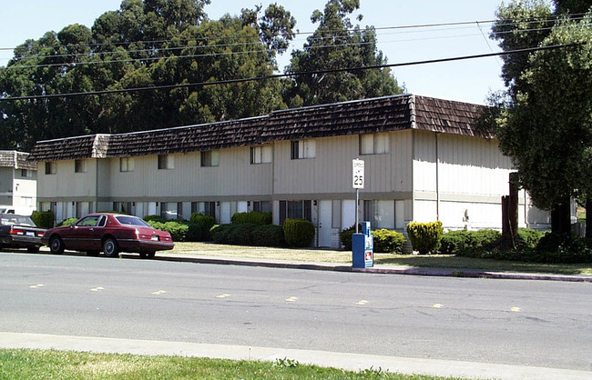 Brentwood Village in Benicia, CA - Building Photo - Building Photo