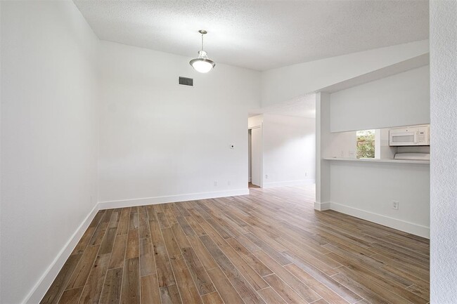 2002 Leeann Dr in Austin, TX - Building Photo - Building Photo
