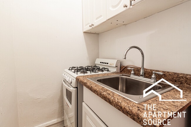 2827 N Burling St, Unit 06 in Chicago, IL - Building Photo - Building Photo