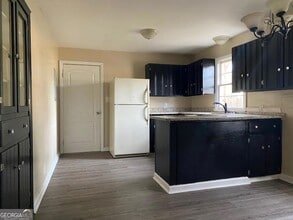 202 Academy St in Byron, GA - Foto de edificio - Building Photo