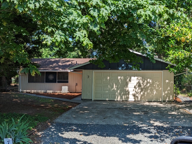 property at 7 Mitchell Ct