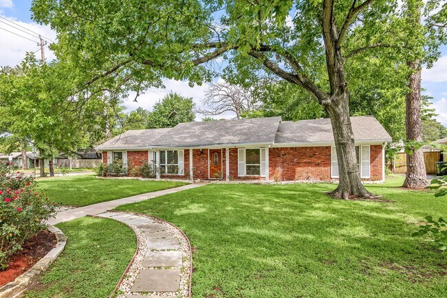9762 Tappenbeck Dr in Houston, TX - Foto de edificio - Building Photo