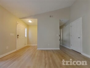 225 Silver Fox Trail in Dallas, GA - Building Photo - Building Photo