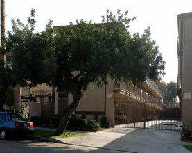 1806 Garfield Pl in Los Angeles, CA - Building Photo - Building Photo