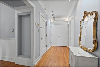 906 Oakton St in Evanston, IL - Building Photo - Building Photo