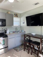 715 31st St-Unit -Rear in Galveston, TX - Building Photo - Building Photo