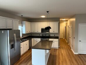 104 Hooks Glenn Dr in Kenly, NC - Building Photo - Building Photo