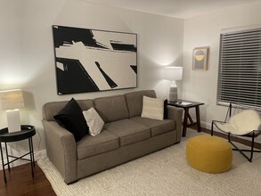 225 W 6th St, Unit 406 in Long Beach, CA - Building Photo - Building Photo