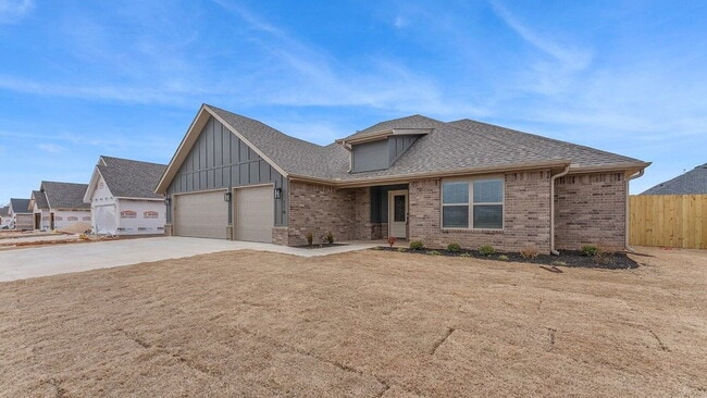 116 N Panther Ave in Farmington, AR - Foto de edificio - Building Photo