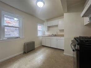 44 Center St in Highland Falls, NY - Building Photo - Building Photo