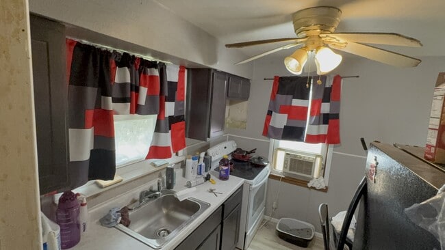 19 N Harvey Ave in Ferguson, MO - Building Photo - Building Photo