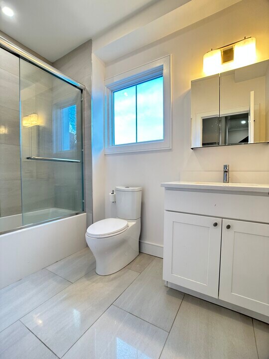 26 Greylock Rd, Unit 1 in Boston, MA - Foto de edificio