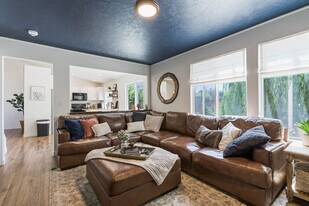 19701 Cumberland Way in Caldwell, ID - Building Photo