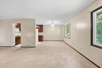 419 Butler Ave E in West St. Paul, MN - Building Photo - Building Photo