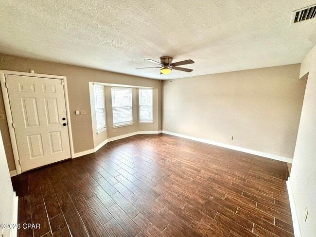 2523 Johnson Dr in Lynn Haven, FL - Building Photo - Building Photo