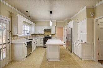 1060 Lyndhurst Way in Roswell, GA - Building Photo - Building Photo