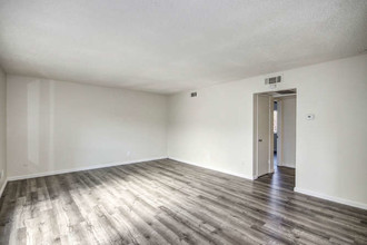 Eastern Palms Apartments in Sacramento, CA - Building Photo - Building Photo